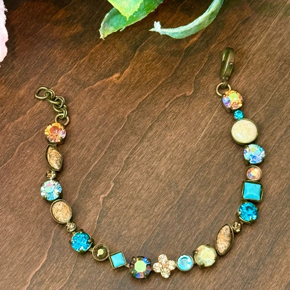 Lovely Sorrelli Vintage Handcrafted Bracelet - Picture 3 of 16